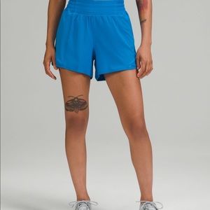 **NWT lululemon POOLSIDE BLUE HOTTY HOTS 4 in HR 8